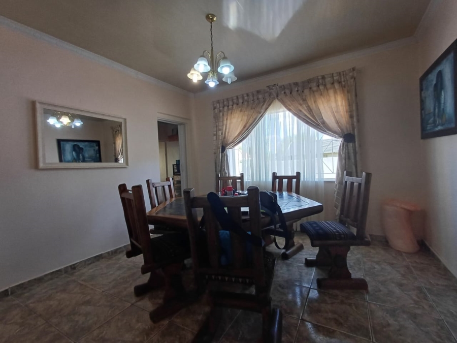 3 Bedroom Property for Sale in Flamwood North West